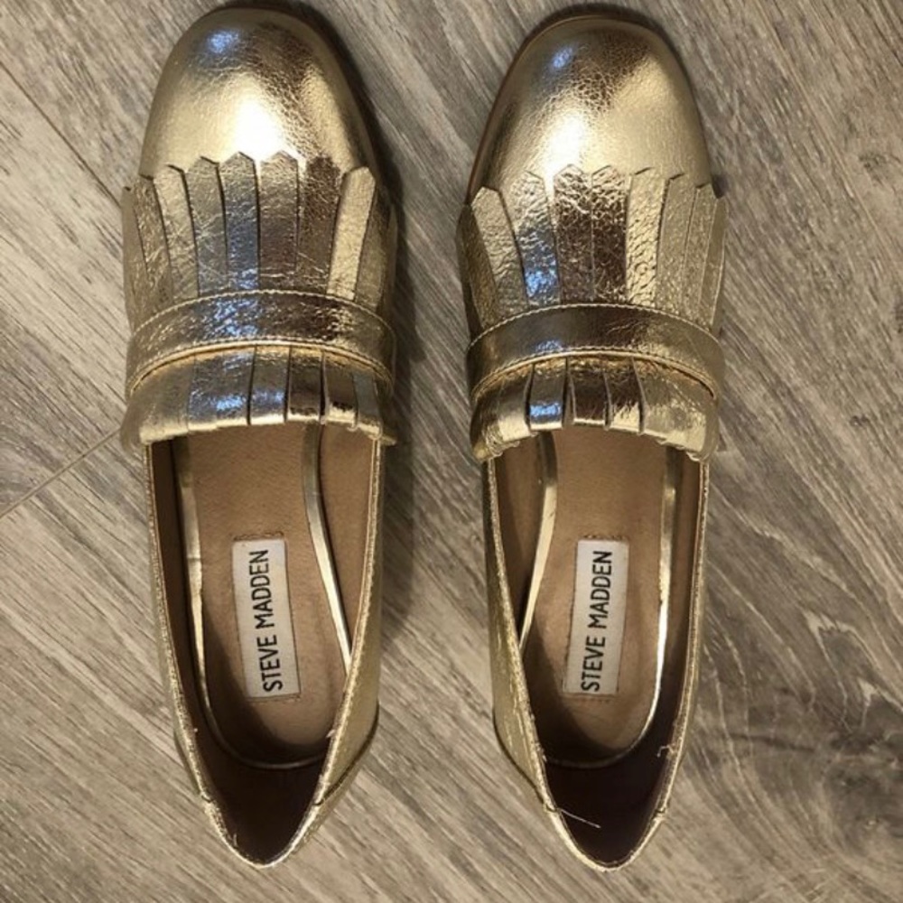 Steve Madden Gold Shoes. Size 6.